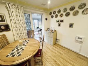 Dining room- click for photo gallery